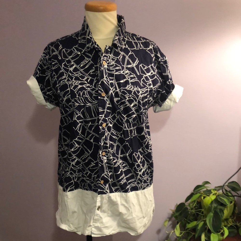 Leaf pattern shirt with white accents